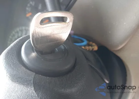 2005 GMC Yukon Slt from USA, damaged, VIN 1GKEC13T65R168502